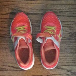 Super cute Girls sneakers❤️😆 Size 3